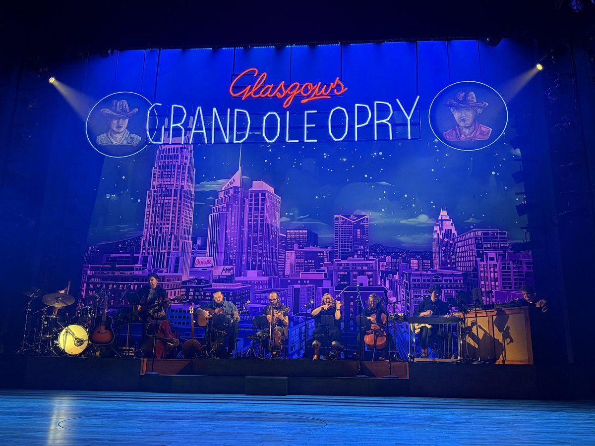 Tonight we caught a sneak peak of the brand new Scottish musical Wild Rose, which is in previews at Edinburgh’s Lyceum Theatre aka Glasgow’s Grand Ole Opry. Safe to say its a special one. #WildRose #GrandOleOpry #WhatsOn #Edinburgh #Theatre #Country #Glasgow #Scotland #Musical