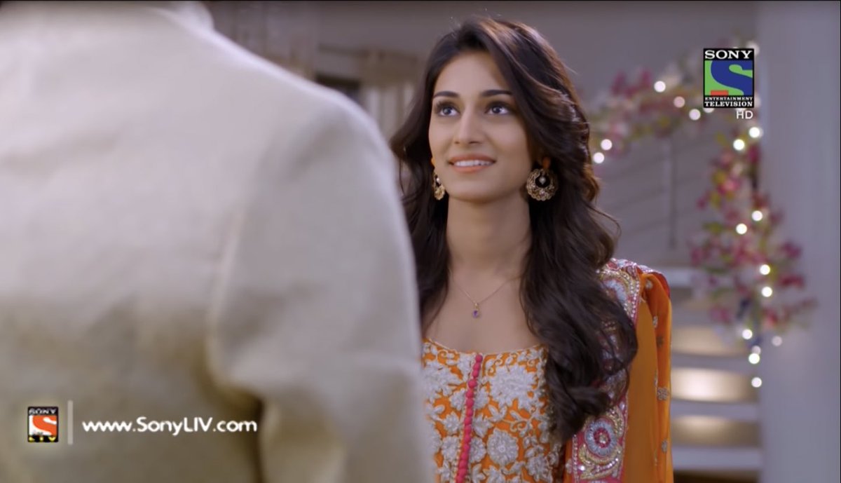MJRocks_23's tweet photo. The show #KuchRangPyaarKeAiseBhi has forever changed #EricaFernandes @IamEJF's ๐life; u should be 4ever g4ful in ur whole life. #KRPKAB #DevAkshi #DevrathDixit #SonakshiBose #MissKhargosh #9YearsOfKRPKAB Pls do come back with #ShaheerSheikh @Shaheer_S #MrObhodro ๐ฐ https://t.co/hxH0c4UEF2