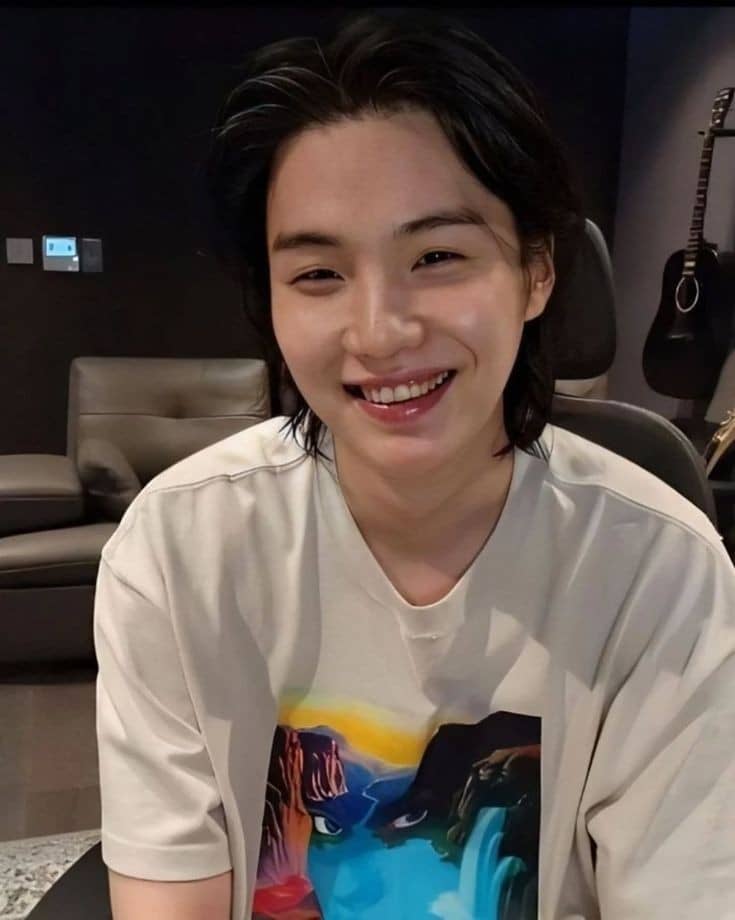 아침 바람은 다른 어느 날보다 달콤하고 새들은 올해 최고의 날인 것처럼 노래합니다. 당신이 이 날에 태어난 이유가 당연합니다. 오늘은 당신의 날입니다. 형제여, 항상 당신 곁에 있다는 것을 알고 있고 당신이 하는 모든 일에서 더 많이 알기를 바랍니다.💜💜💜💜💯💯🎂🎂🍰🍰🎂🎂.