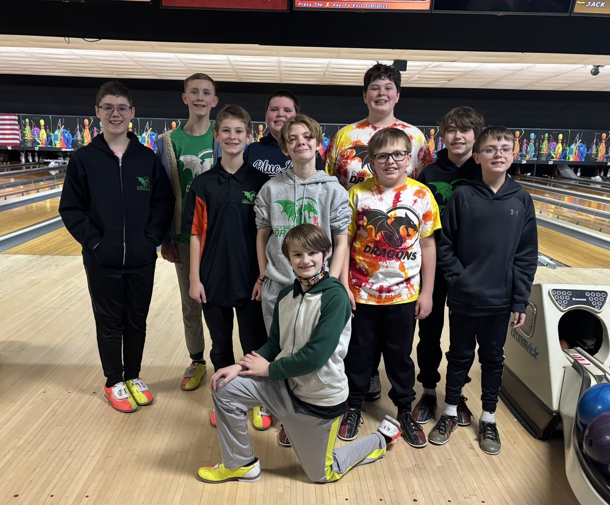 CyberOakview's tweet image. The CyberDragons had a blast today at their annual bowling party at Collier Lanes! They bowled, ate pizza, hung out, and then received plaques from coach Laura commemorating their awesome season in FTC Robotics! #ftcrobotics #bowlingparty