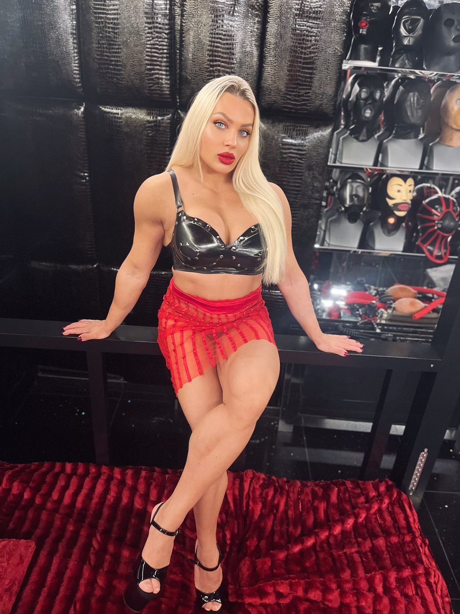 Happy Woman’s Day. Show your favorite Goddess today some extra love 🖤💶🌹

Mach deine Fetisch Träume wahr und buche eine Session mit mir.
Anfragen unter WhatsApp +4917661854203 
oder Mail an Mistressnatalialibido@gmail.com