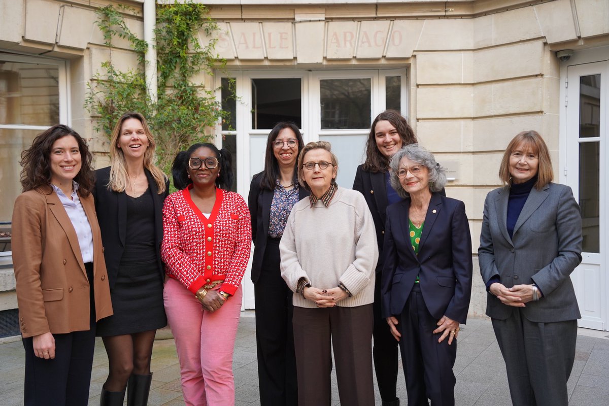 Renforcer la place des femmes dans notre société, inspirer les jeunes filles, défendre et défendre nos droits.

Tout au long de la semaine, j'ai organisé une dizaine d'événements à la mairie du 5e en amont de la Journée internationale des droits des femmes du #8mars.