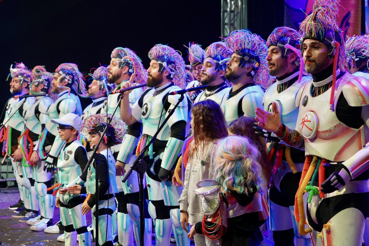 🎭 El #CarnavaldeBadajoz ha hecho entrega de sus premios en la Gran Gala de este sábado en #IFEBA.