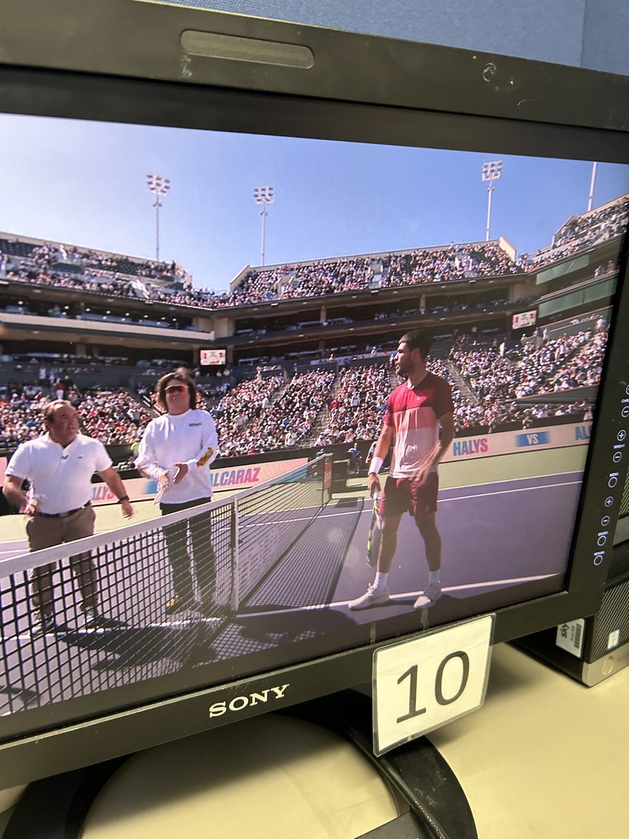 Absolutely amazing that Lance Davis is back to do the Alcaraz coin toss.