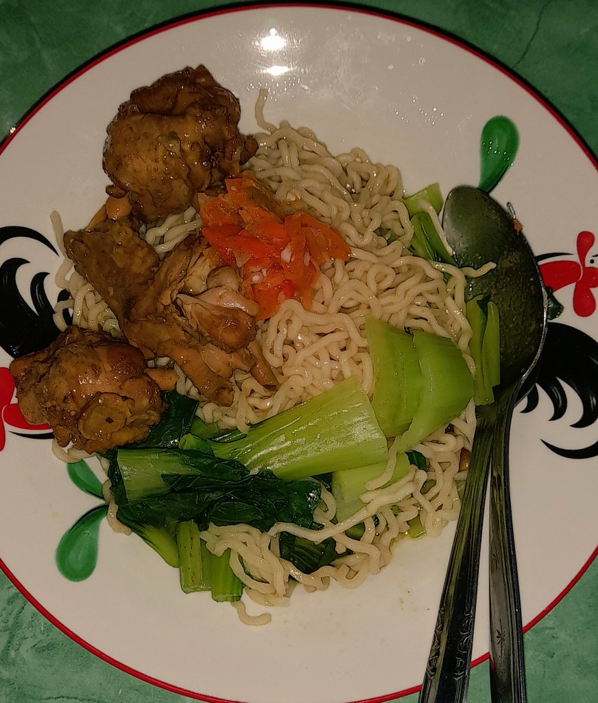 vnaliga's tweet photo. Saur paling semangat pake mie ayam buatan sendiri #nyam #mie #mieayam #saur https://t.co/IVk1cb9ZVT