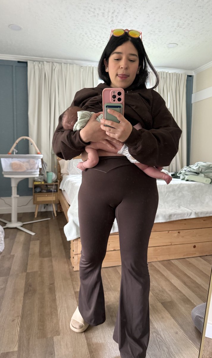 #8M

Porque maternar sea una ELECCION, ninguna mujer/niña deberia ser obligada a ser mamá. 
Nos queda mucho por luchar.