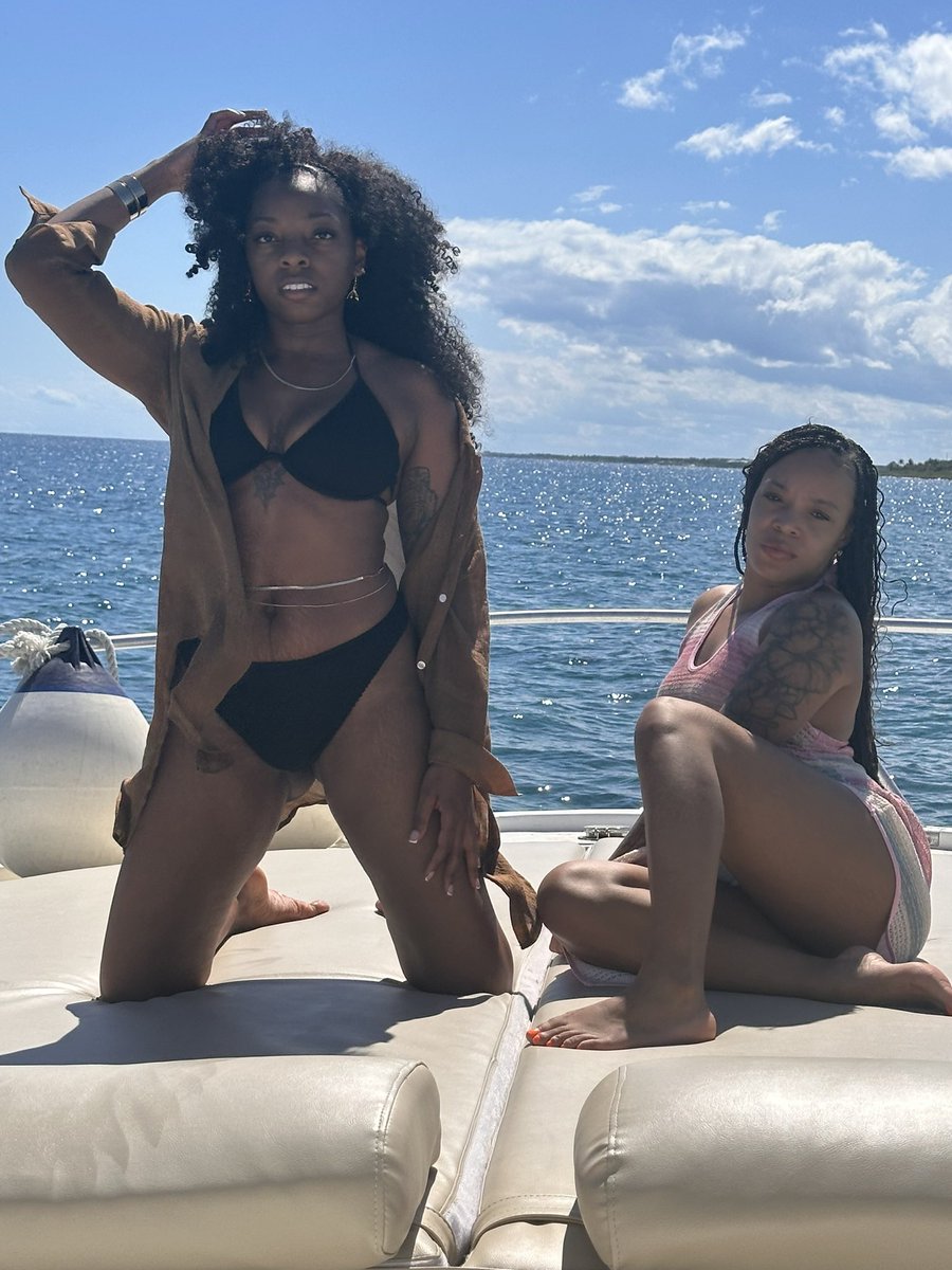 _geminizii's tweet image. Idgaf if they was real sisters 🫶🏽💕 #firstcousins #morelikesisters #tulum #mexico 🌴🌤️