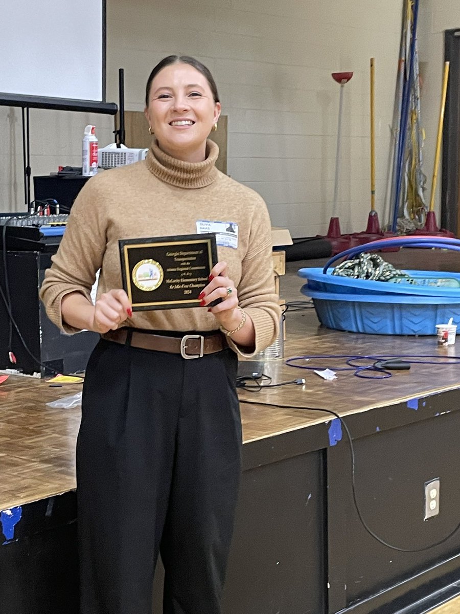 GettingSTEMDunn's tweet image. Olivia Haas, of Georgia Commutes Schools, recognized McGarity as an Idle-Free Champion. Data shows that our Clean Air Campaign improved campus air quality. We are one of four schools in metro Atlanta with this award. #CleanAir #IdleFreeChampion #McGaritySTEM #NoIdlingPlease