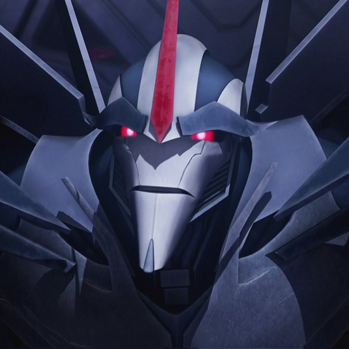 The crossover ship of the day is;
#megstar !!

ES Megatron x TFP Starscream