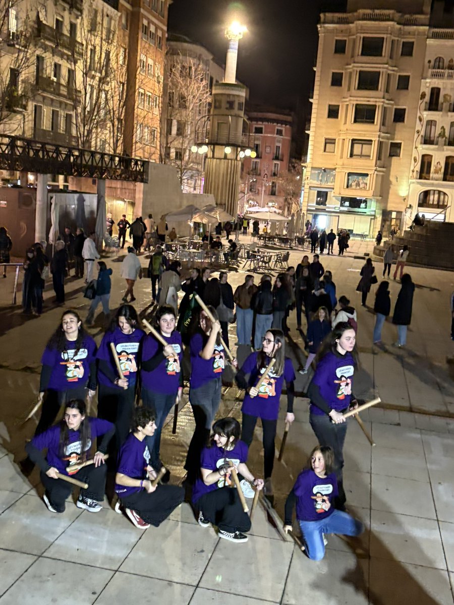 marealilalleida's tweet photo. Un any més #totesxtotes sororitat 💜#8M2025 #Lleida https://t.co/ExTXcsu2G9