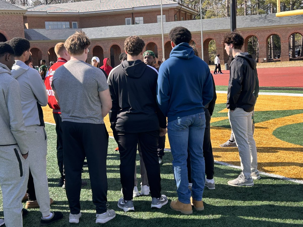 CullenBurch26's tweet image. Fun day today at W&M junior day with some @DRWildcatFB teammates! Great to see the energy The Tribe brings to spring game and practice! Look forward to getting back on campus. Thanks @CoachMikeLondon @CoachOctober @supe_jones @DillonBryant_ @WMTribeFootball
