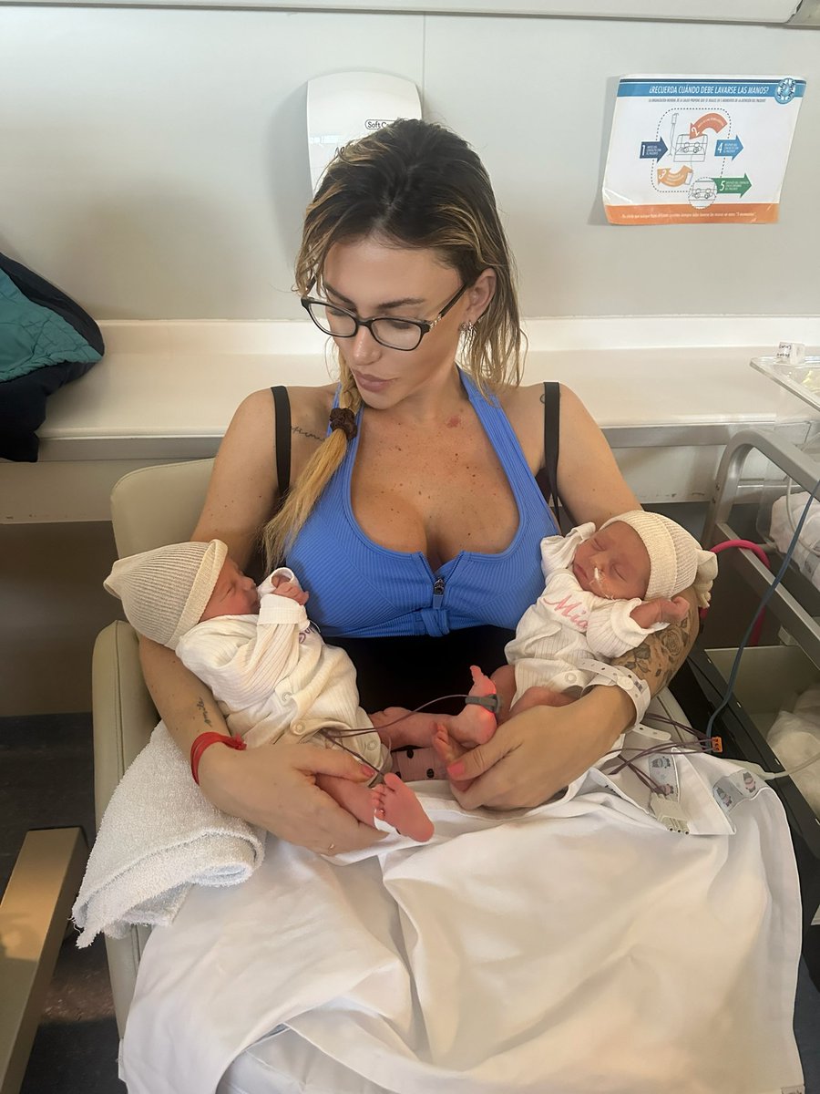 En neonatología también se celebra el día de la mujer. Acá las tres nenas de <a href="/RusoRodriguez/">Diego Rodriguez</a> 🥰🥹❤️. Te amamos papi.