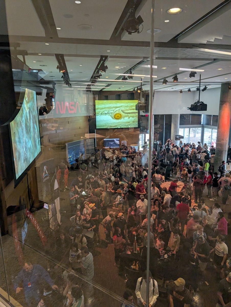 proidiot's tweet image. NASA has an event with checking out at Austin Central Library #sxsw