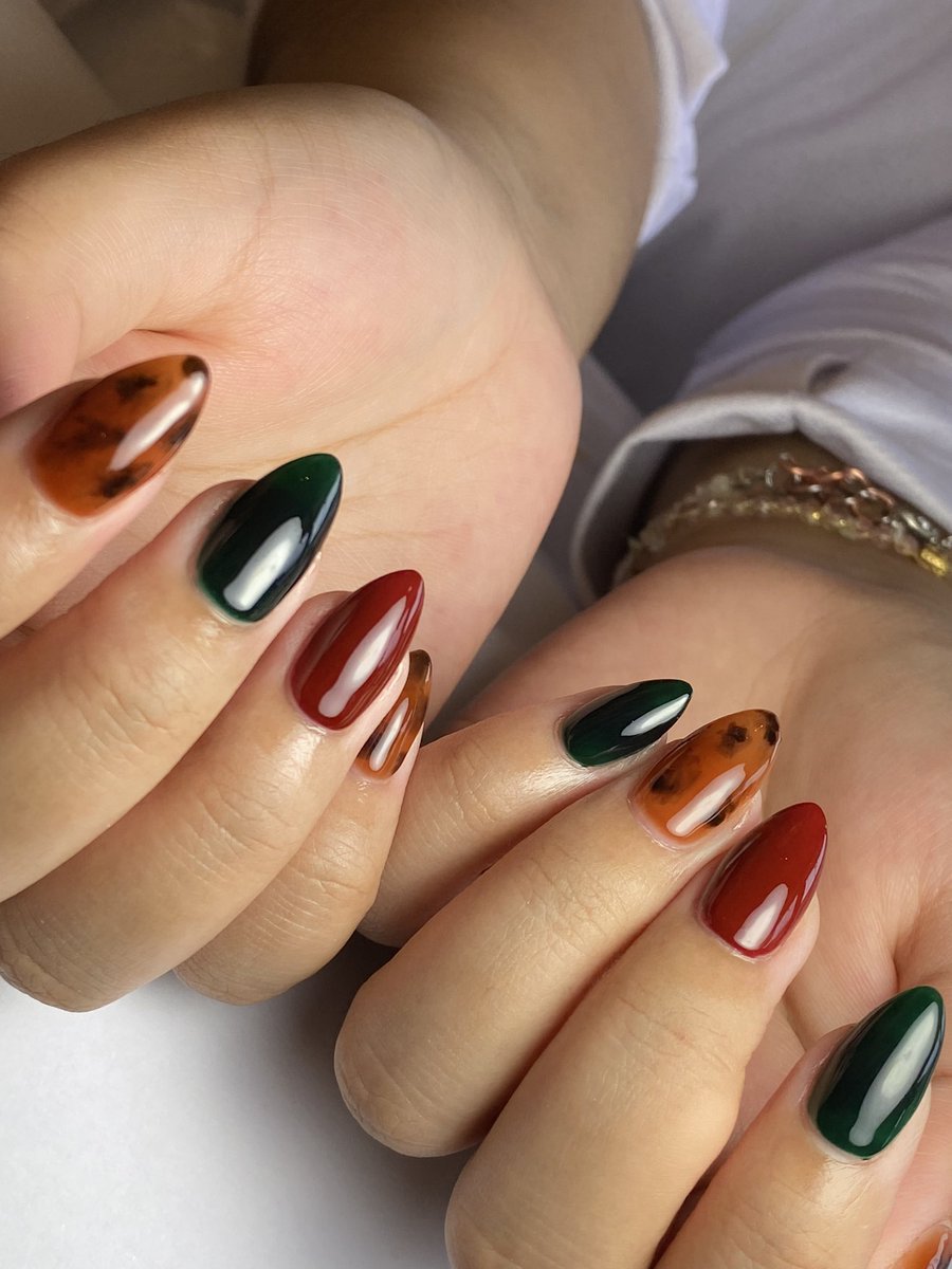 olivianast's tweet image. Siapa tau ada yang bingung mau bikin nail art dimana, boleh mampir ke Penyihir Kuku🤗 #nailartjogja #nailart