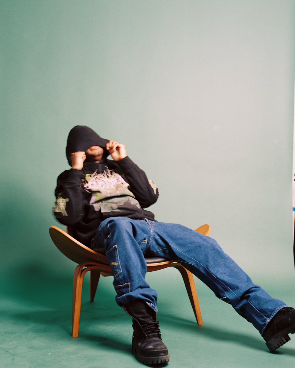 shootario_'s tweet image. 3400