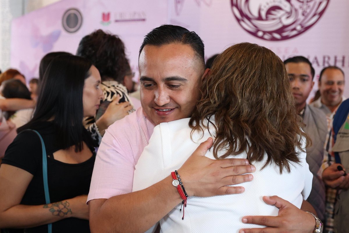 Lic_omar_hm's tweet image. Para la Dra. Conchita:

María Concepción Ramírez Sámano, mujer que me ha ayudado, mujer de alto orgullo, persona extraordinaria, mágica literaria y amiga sincera. 

Yo feliz de su merecido reconocimiento 💜🟪🟣

#UruapanIndependiente #CarlosManzo #ElPoderRegresaAlPueblo #8M