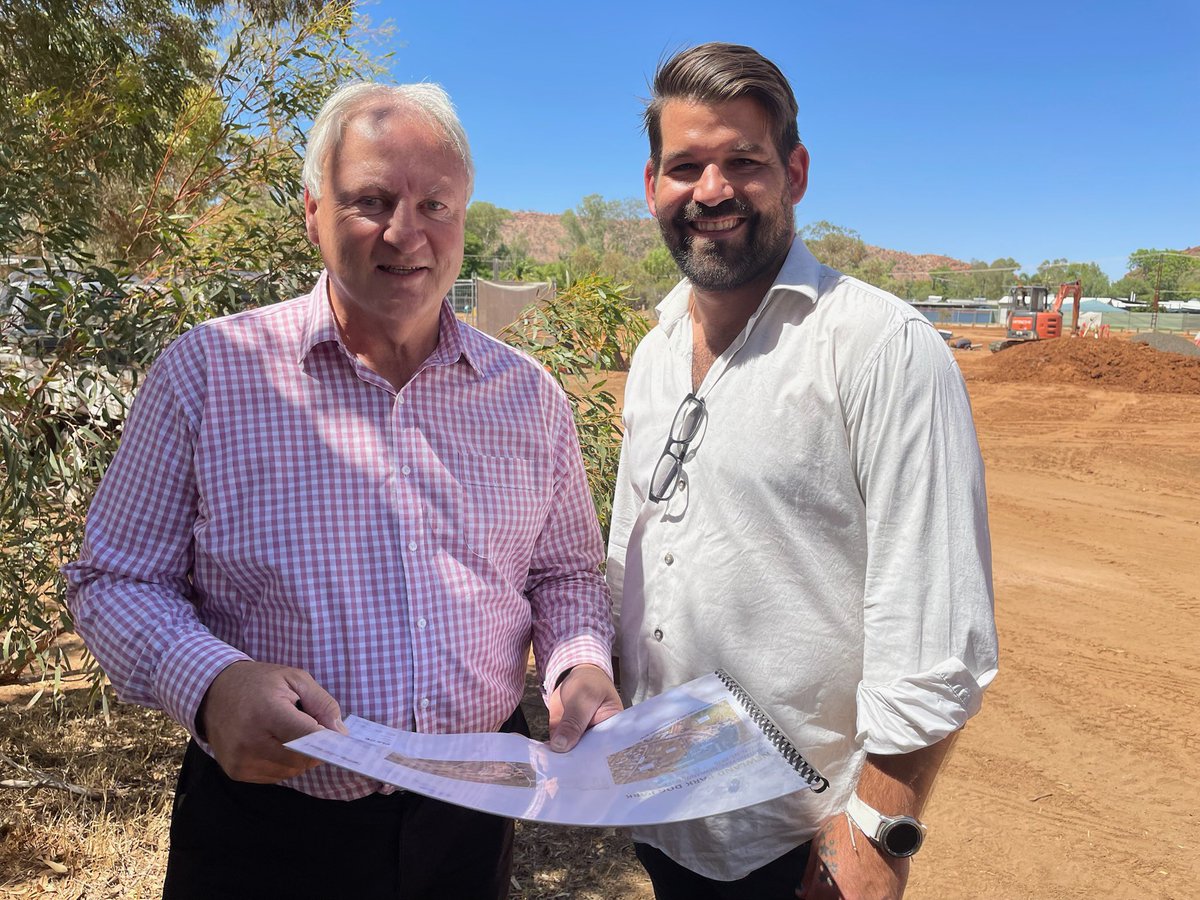 SteveEdgoMLA's tweet image. #AliceSprings Town Council have partnered with #MPHProjects to deliver the town&apos;s newest social hub, featuring a cutting-edge skate park, #BMX pump track, play spaces and much more! 

This is a fantastic project that will create an incredible space for the community.