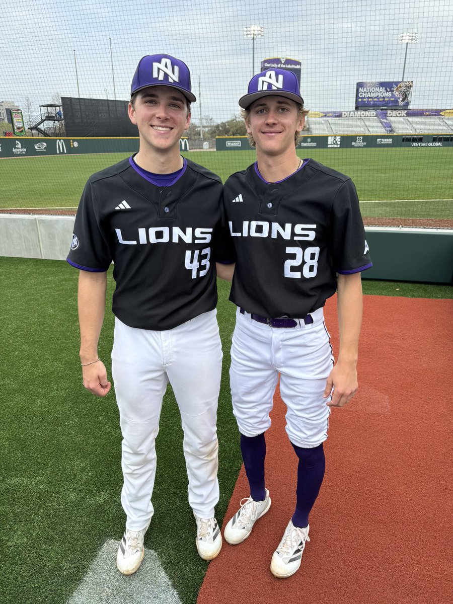 DrWesDavenport's tweet image. Surreal moment watching @LDavenport_16 pitch against the #1 college baseball team in the country. Great outing in front of a big crowd @LSUbaseball. #RoarLions #hometeam 
 
2IN 1H 3K 2BB. 🔥