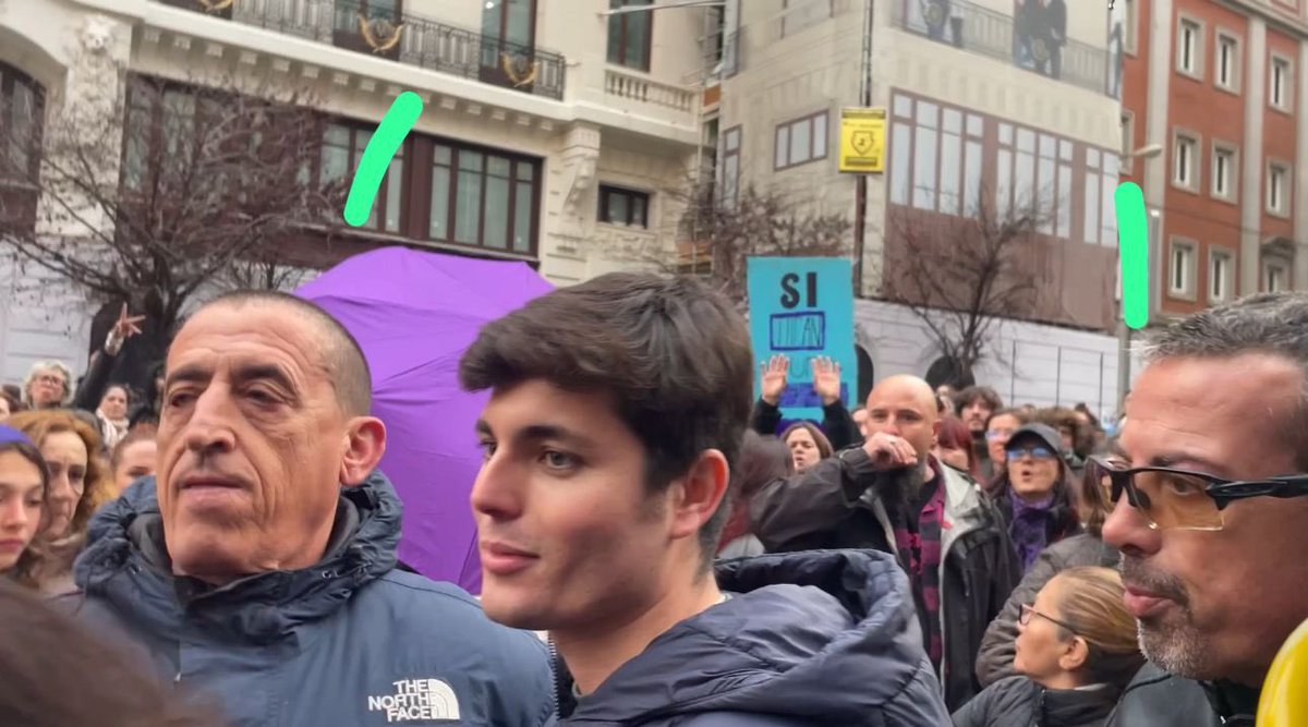 Javier Negre (@javiernegre10) on Twitter photo Cinco escoltas para custodiar a nuestro reportero de <a href="/edatvoficial/">EDATV</a> <a href="/vitoquiles/">Vito Quiles 🇪🇸</a> de las agresiones de las feminazis. No es Culiacán. Es Madrid. Aquí dos de ellos. Todos los días nuestros profesionales sufren agresiones y la <a href="/policia/">Policía Nacional</a> sigue sin tomar medidas. ¿Libertad de prensa? Ja. Cinco escoltas para custodiar a nuestro reportero de <a href="/edatvoficial/">EDATV</a> <a href="/vitoquiles/">Vito Quiles 🇪🇸</a> de las agresiones de las feminazis. No es Culiacán. Es Madrid. Aquí dos de ellos. Todos los días nuestros profesionales sufren agresiones y la <a href="/policia/">Policía Nacional</a> sigue sin tomar medidas. ¿Libertad de prensa? Ja.