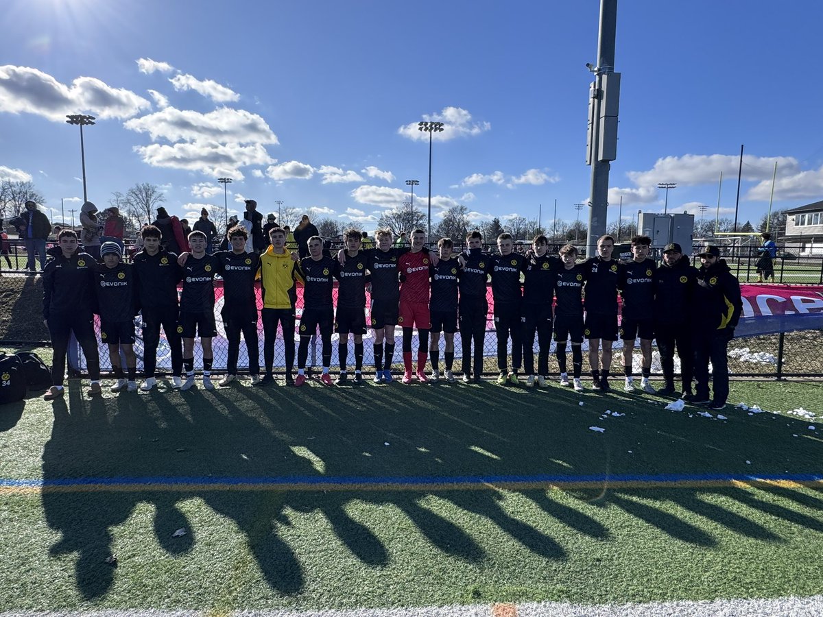 @bvbiapitt 2008 City South Boys won 2 to 1 at the GLA College Showcase. They played Glory SC Columbus NPL Ruitz.
#bvb #bvb09 #gla #collegeshowcase