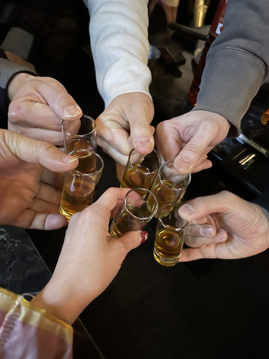 営業後のめちゃくちゃ酔っ払いの顔🤣

たくさんシャンパンやテキーラやドリンクありがとうございました🥹🩷
お土産、プレゼントも嬉しかった☺️⭐️
楽しかったです🥰

次は3/29のレフカダさんのでお会いできたら嬉しいです！！お写真撮影タイムや2ショットタイムあります✨