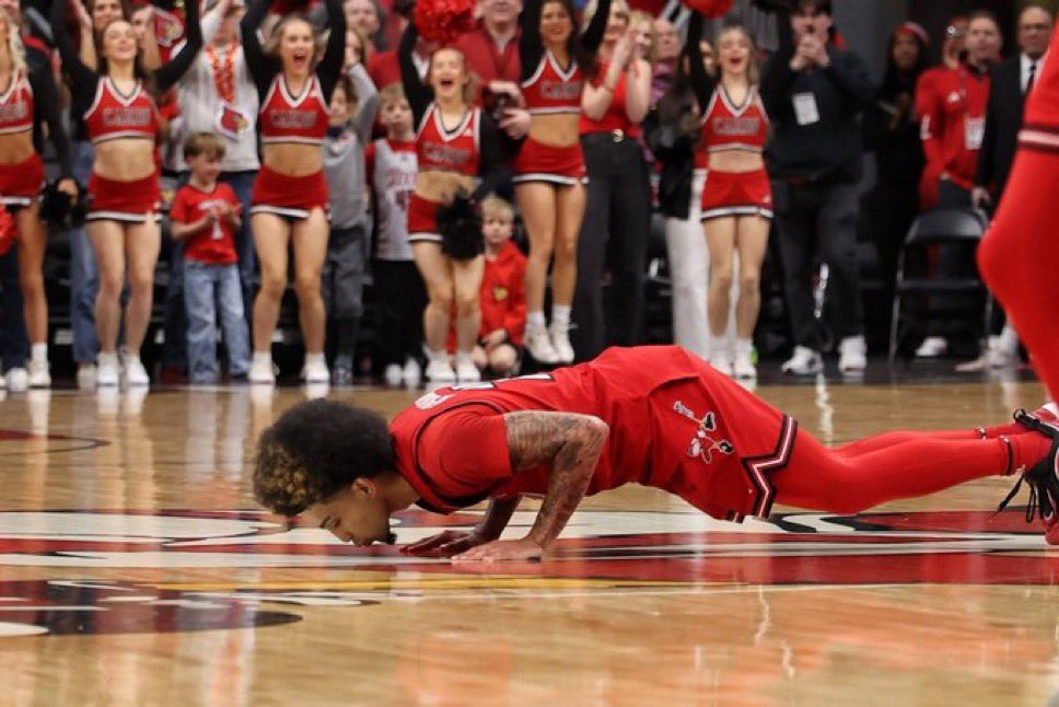 Is this thing on?! We are dusting off the mics for one special episode tonight at 9pm ET to celebrate this incredible basketball season! Celebrate with us at 9 in our YT chat and Go Cards! (Photo is from <a href="/Louisvillecbb/">Louisville CBB</a>)