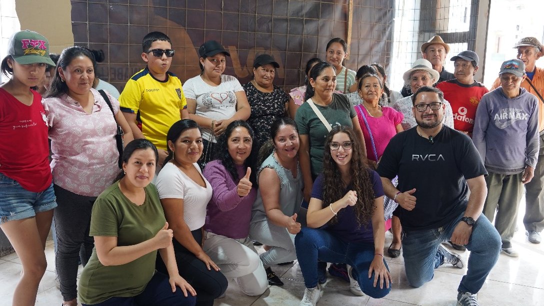 DiegoMatovelle's tweet image. 📌#EnTerritorio | Hoy escuchamos a los ciudadanos de #Girón y #SantaIsabel , quienes anhelan más oportunidades para su desarrollo. 

Confiamos en la gestión del presidente @DanielNoboaOk  y seguimos trabajando juntos para transformar sus necesidades en progreso. 💪🇪🇨

¡El cambio