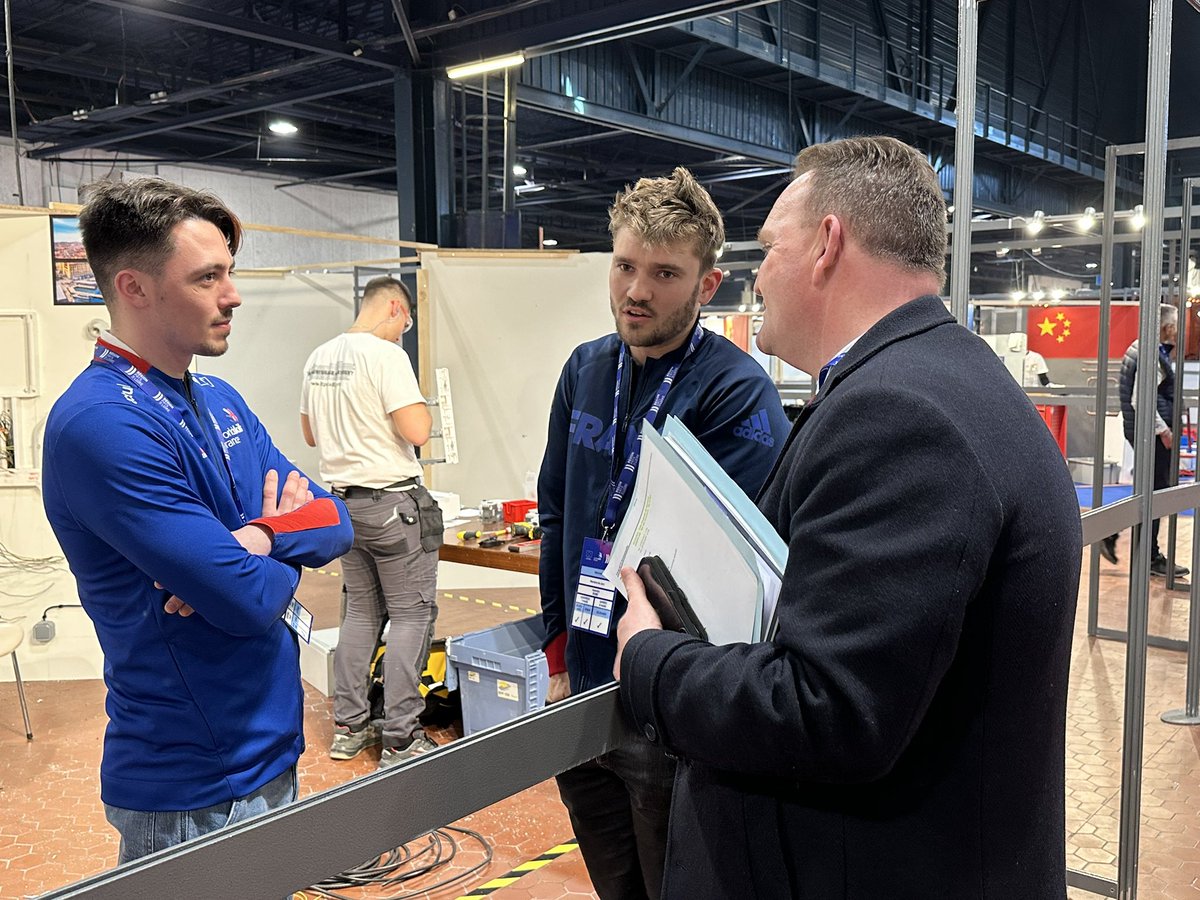 AndreMARTIN126's tweet image. De retour à Angers pour la suite de la 48ème édition des @WorldSkillsFR - un moment précieux pour échanger avec les candidats et médaillés des précédentes éditions ainsi qu'avec les experts métiers... sincèrement merci au nom de @C_MORANCAIS pour cette envie de transmettre