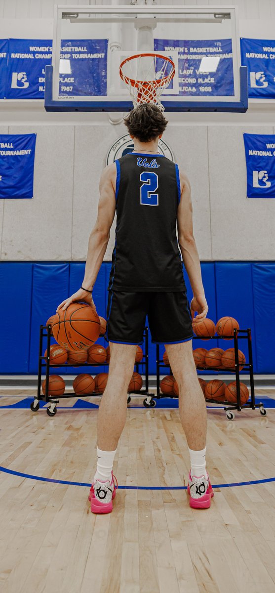 After a great visit with Coach Smithpeters, Coach Walker, and Coach Saddoris I am blessed to receive my first college offer from John A. Logan College! #offer #loganway #collegebasketball