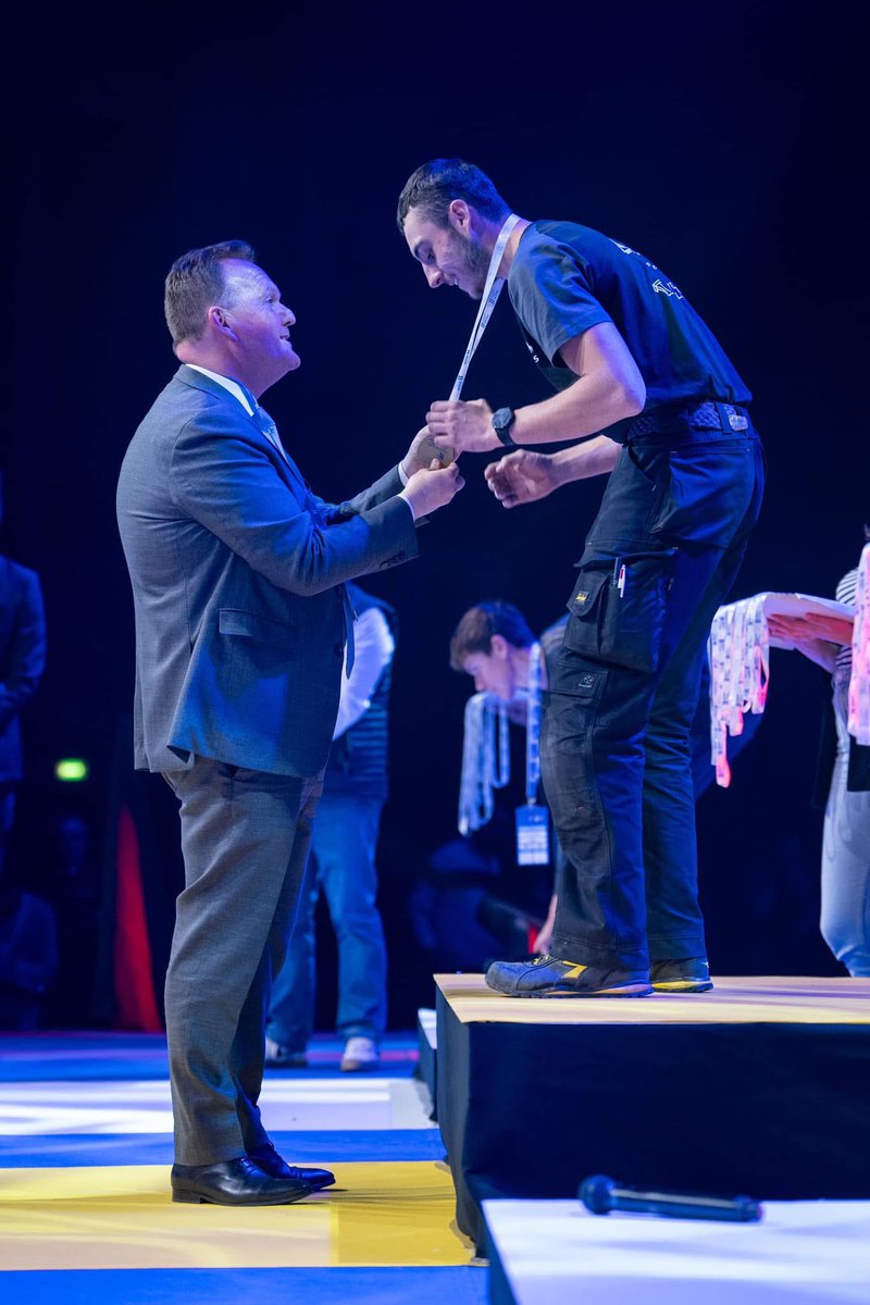 AndreMARTIN126's tweet image. Voilà la 48ème édition de la compétition des métiers @WorldSkillsFR de notre Région @paysdelaloire terminée - la nouvelle équipe des métiers de notre Région est constituée et va se préparer jusqu'à l'été pour défendre nos couleurs aux finales nationales @marseille @AimerAgirPDL