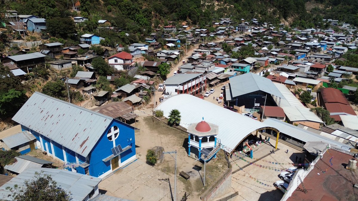 TRABAJAMOS POR EL BIENESTAR Y DESARROLLO DE SANTA MARÍA ZANIZA

Finalizamos nuestra gira de trabajo de este sábado en Santa María Zaniza, donde presentamos la estrategia Atención a Municipios #TerritoriosBienestar. Antes, los gobernantes no les interesaba visitar los municipios