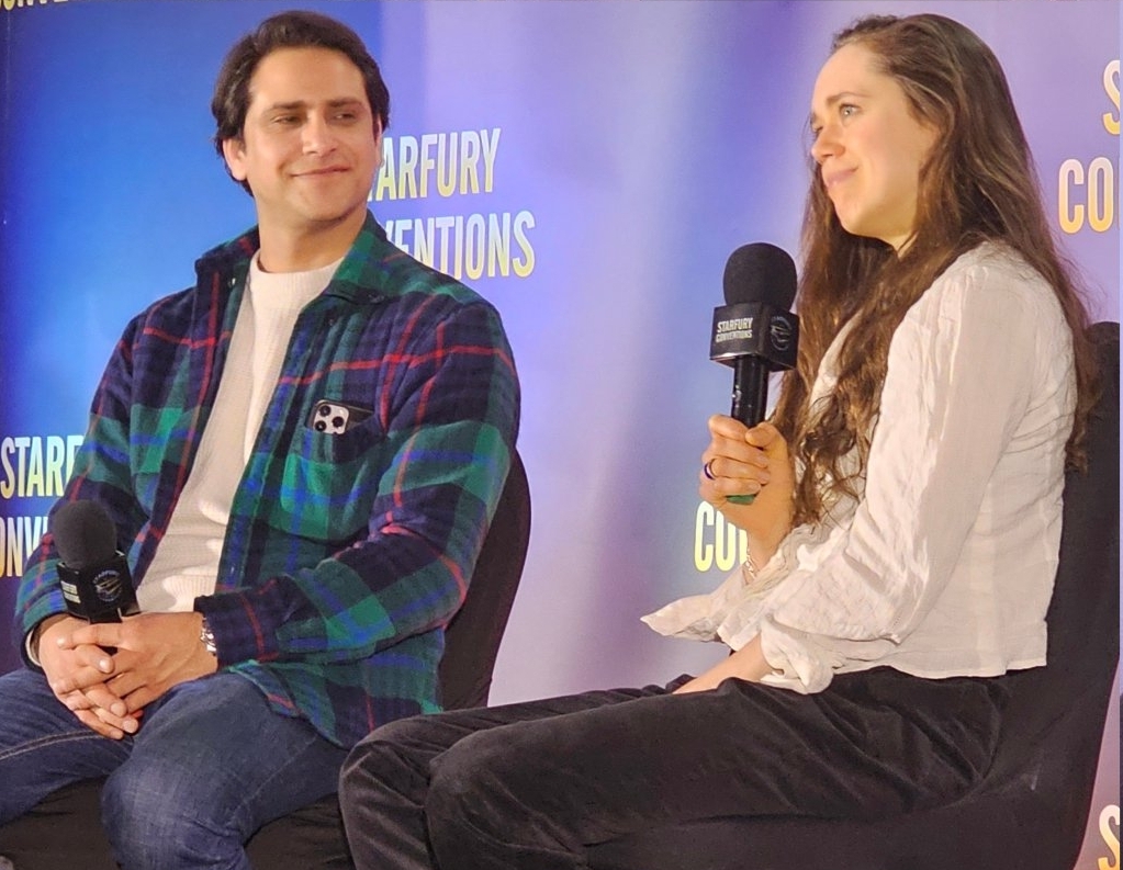 JuttaFreudig's tweet photo. #MusketeersEurope A few impressions of the first day of Starfury #Convention #Into_The_Fold2 in #Heathrow this Saturday - #LukePasqualino #DavidKostyk ๐ #DaisyHead #GenyaSafin โค๏ธ#ShadowAndBone Credit to Keely and Sassy https://t.co/xD3wfaDjq7