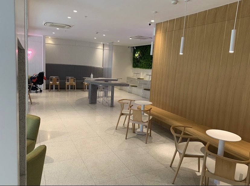 Clinic Coffee Arcadium, Ankara’da çalışırken bir yandan lezzetli bir kahve içip, bir yandan odaklanabileceğiniz sakin bir ortam sunuyor. Huzurlu atmosferi ve rahat ortamı ile işinize odaklanmak çok kolay! 🌿📖

Daha fazla bilgi ve kullanıcı değerlendirmesi için Cosyworker App'te