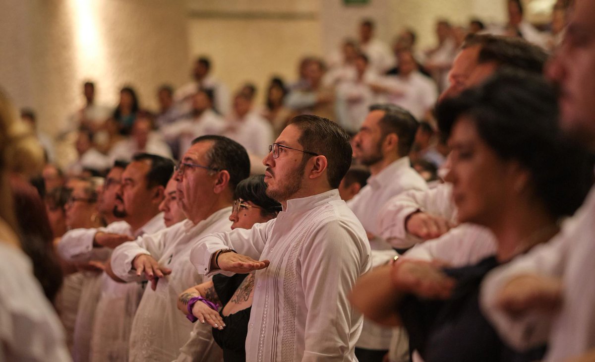 Acompañamos a la Gobernadora Rocío Nahle (<a href="/rocionahle/">Rocío Nahle</a>)  en la presentación de los resultados a 100 días de su gobierno. Gracias a su liderazgo, desde INVIVIENDA hemos alcanzado metas clave  para las familias veracruzanas🏡.

#PorAmorAVeracruz