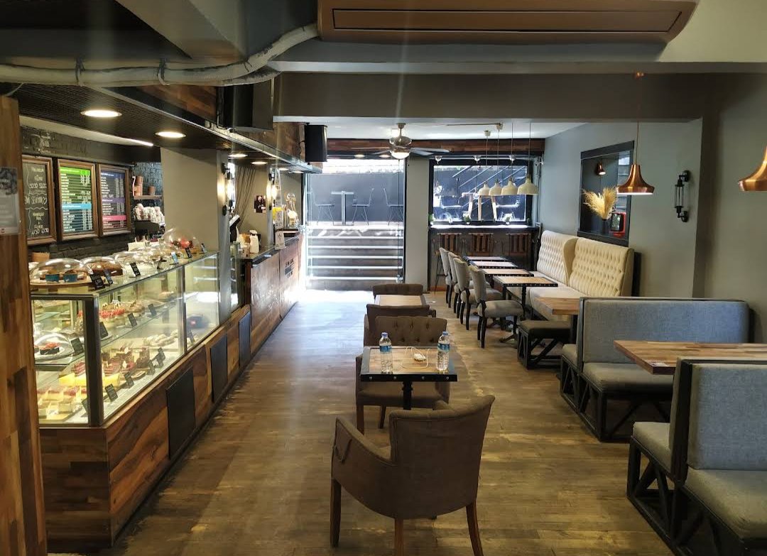 📍 Coffee LAB, Tunalı Hilmi, Ankara, çalışmaya odaklanmak için güzel bir mekan. Özellikle sessiz ve rahat bir ortam arayanlar için uygun. Hem öğrenciler hem de uzaktan çalışanlar için ideal bir tercih. 🖥️

Daha fazla bilgi ve kullanıcı değerlendirmesi için Cosyworker App'te