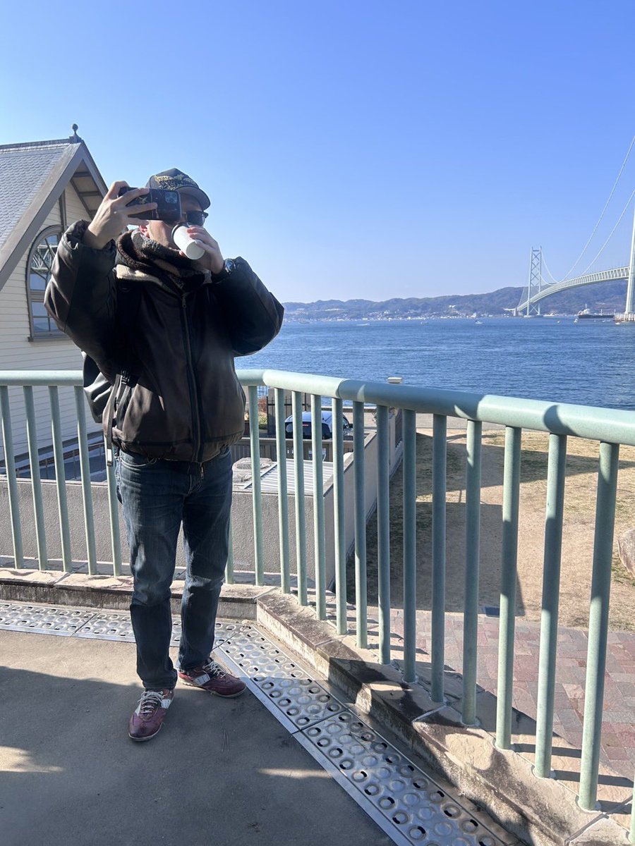 ええ天気だなー
さあ、いつもの儀式を…
撮ってるとこを撮られた
#洋館
#旧武藤山治邸
#ミステリー
#朝マック
#朝の儀式
#撮られる