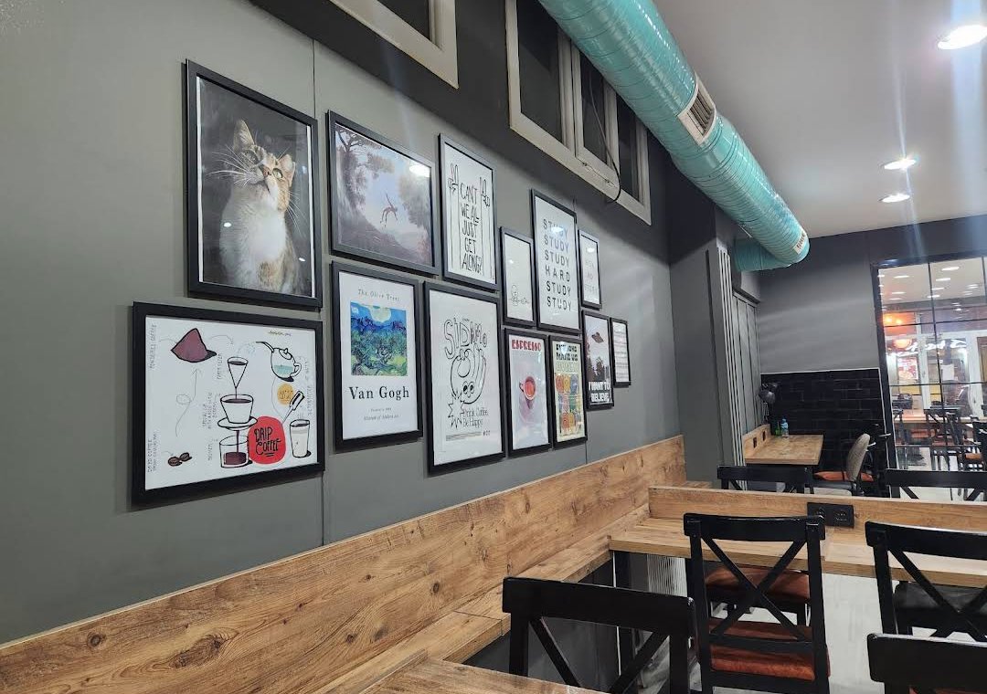 🤓Study Cafe, İzmir, özellikle öğrenciler ve uzaktan çalışanlar için ideal bir çalışma noktası! Sessiz ortamı ve konforlu oturma alanlarıyla verimli bir çalışma deneyimi sunuyor. Hızlı internet ve bolca priz ile işlerinizi kolayca halledebilirsiniz. 💻✨

Daha fazla bilgi ve