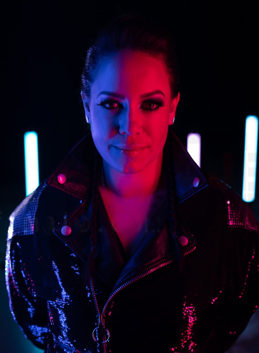 Mesdames, soyez la femme libre, fière, forte et badass que vous êtes censée être. Rien ne nous arrêtera. Bonne journée Internationale des Droits des Femmes. 💖💖💖💪💪🏽💪🏿

#InternationalWomensDay