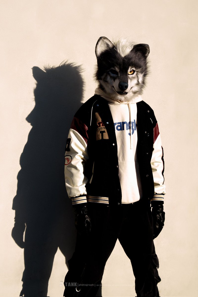 #furry #fursuit #FursuitEveryday #FursuitFriday 
📷:<a href="/JoshBeikal/">Beikal</a>