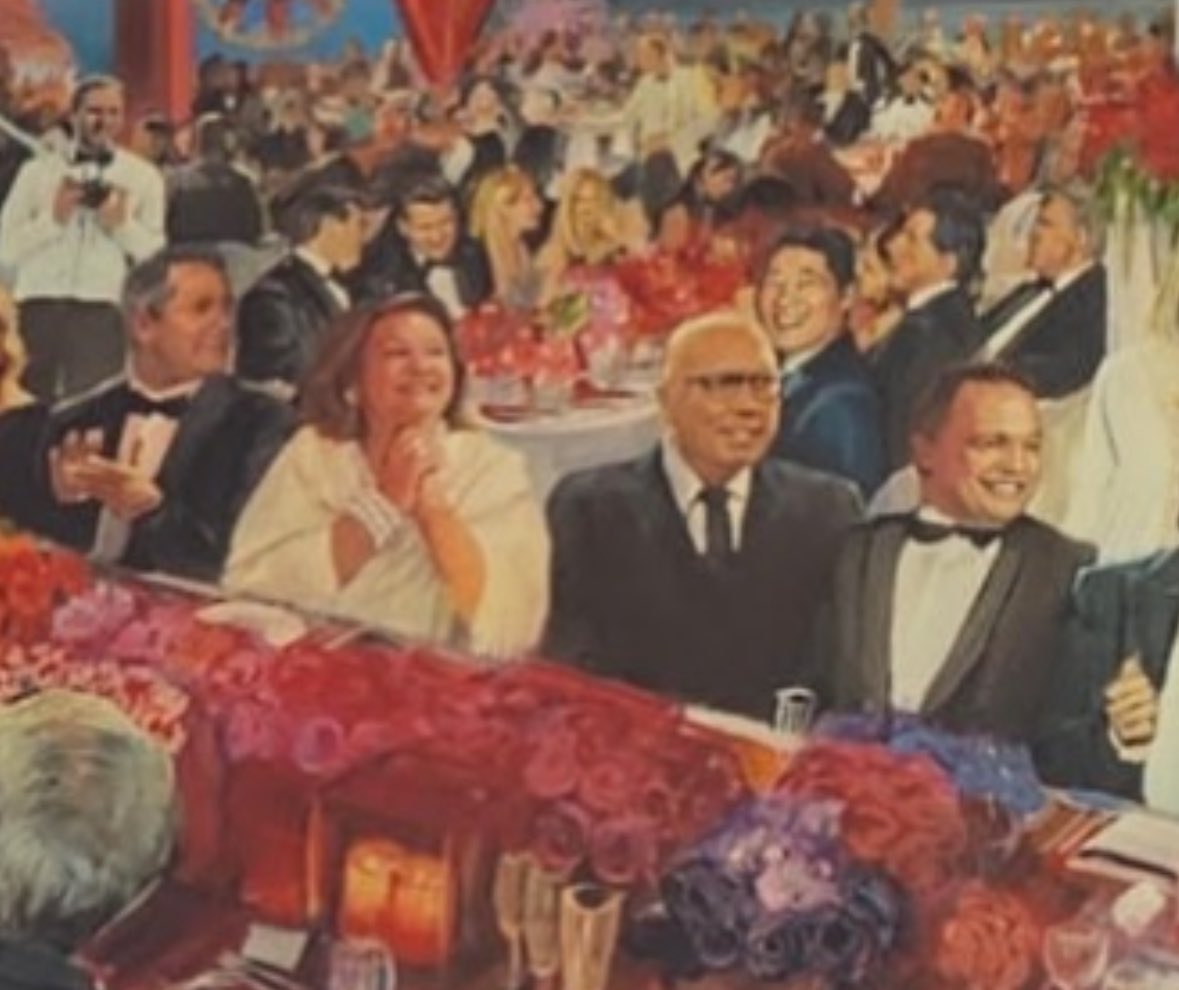 🚨 There isn’t photos or video of Peter Dutton’s trips for his billionaire patrons Gina Rinehart and Justine Hemmes. 

But Rinehart has erected a fantastic mural at her Roy Hill mine site of her 70th birthday. We’ve been sent it, and it shows Dutton by her side: