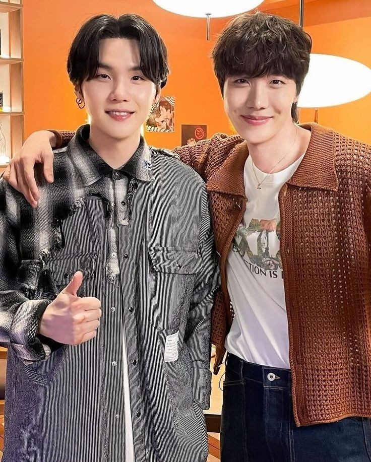 ofjhopee's tweet image. Happy Birthday, Suga Hyung you are special in so many amazing ways. You shine like a star in everything you do. I hope you have an incredible year! And I hope all your birthday dreams come true 🎂😎

@Darkwibes @agustdlf @aguqtd @agutsgi @aguusstd