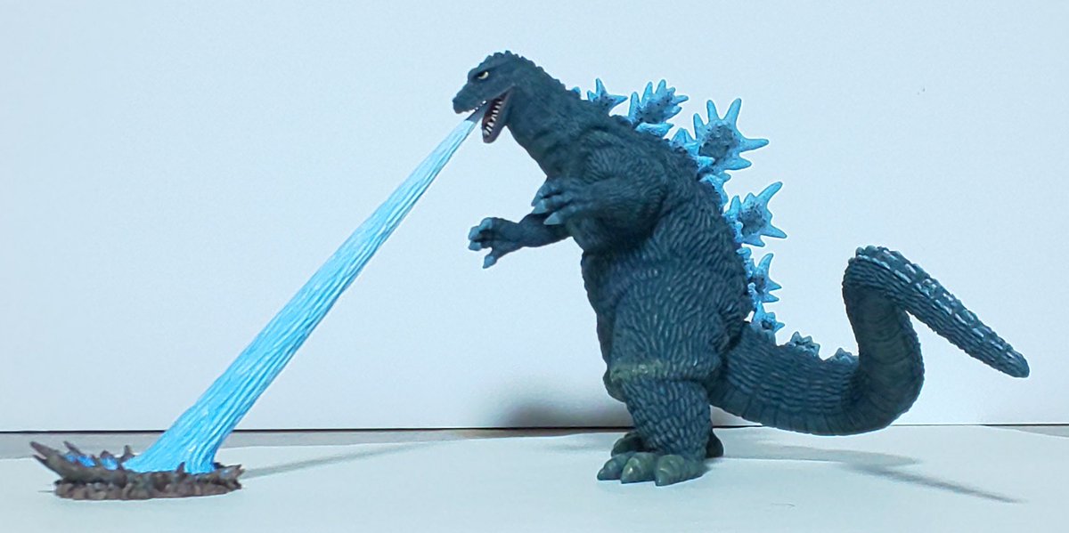大戦争ゴジラレジンキット完成品です、間違えたら申し訳ございません。 Kaiju Battle (@KaijuBattle) / X