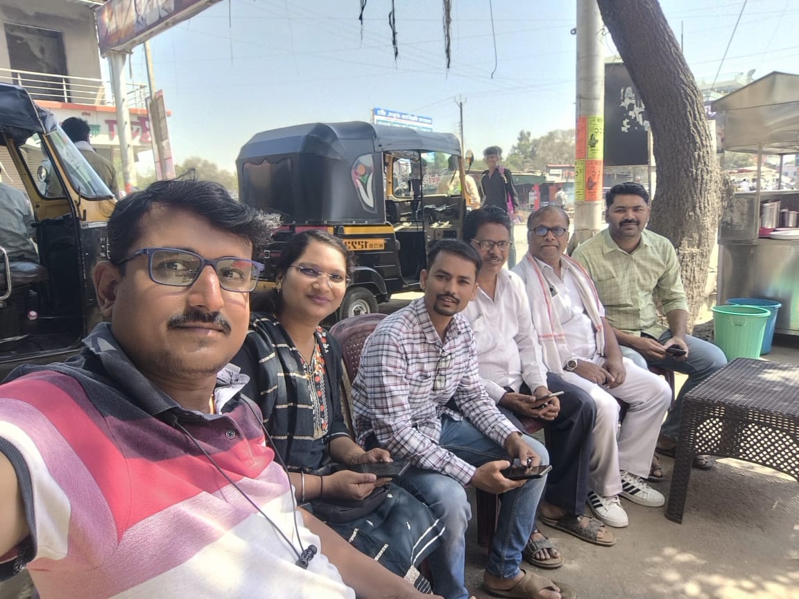 #Bom_Staff_Ladhenge_Jitenge
<a href="/mahabank/">Bank of Maharashtra</a>
<a href="/DFS_India/">DFS</a>
<a href="/nsitharamanoffc/">Nirmala Sitharaman Office</a>
<a href="/official_SecDFS/">Office of Secretary DFS</a>
<a href="/nsitharaman/">Nirmala Sitharaman</a>
<a href="/EconomicTimes/">Economic Times</a>
@FinancialExpress