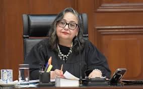 ferbelaunzaran's tweet photo. Mi reconocimiento a Norma Piña, primera mujer en presidir la Corte y quien, por cumplir la Constitución y hacer valer la división de poderes, ha resistido con entereza la campaña de Estado llena de calumnias lanzada por el régimen obradorista.

Referente ético de México.

#8Marzo https://t.co/FVg9DmIhOt
