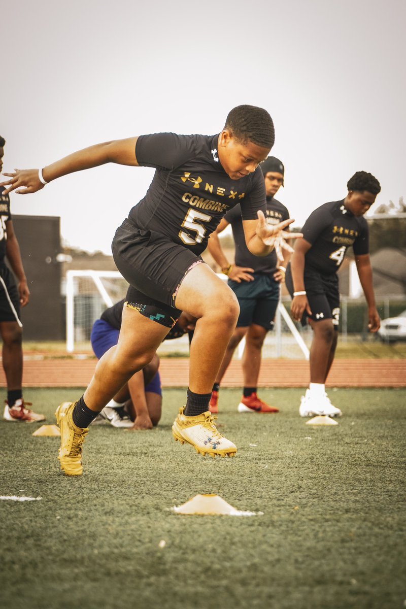 corymalveauxjr's tweet photo. 2031 LB/Edge @TheUCReport @UANextFootball https://t.co/VDbqaXPh1I