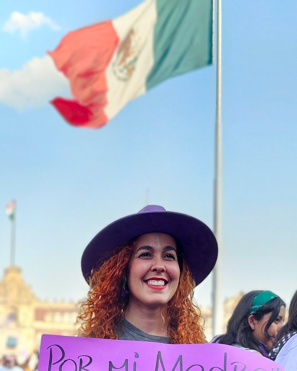 cubalondra's tweet photo. Era miles de miles y sin embargo había espacio para todas. 
Qué hermosa experiencia. 
#8M en #México https://t.co/HK2UMs6G2Q