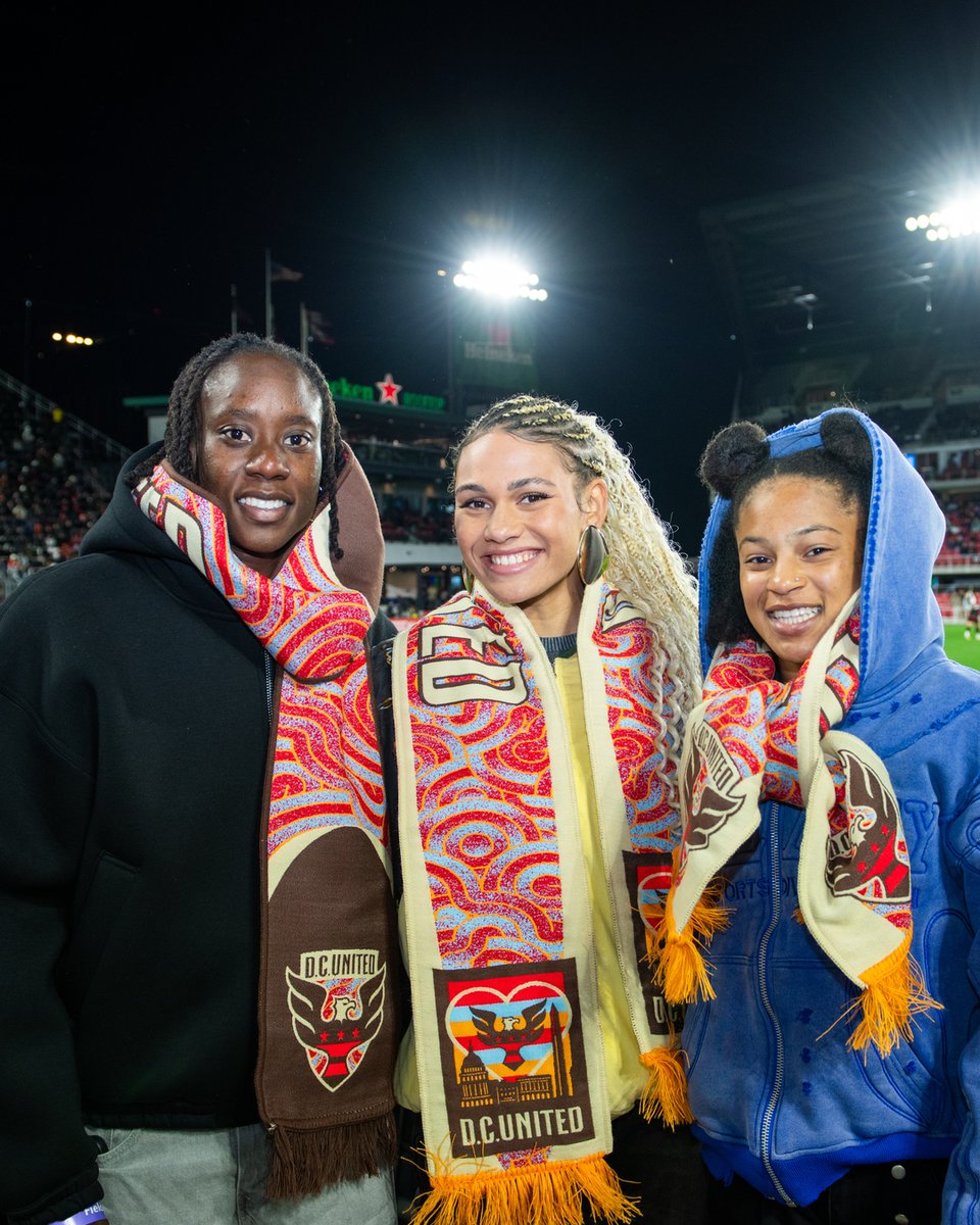 Oh hey there <a href="/Capitals/">Washington Capitals</a> and <a href="/WashSpirit/">Washington Spirit</a> 👋