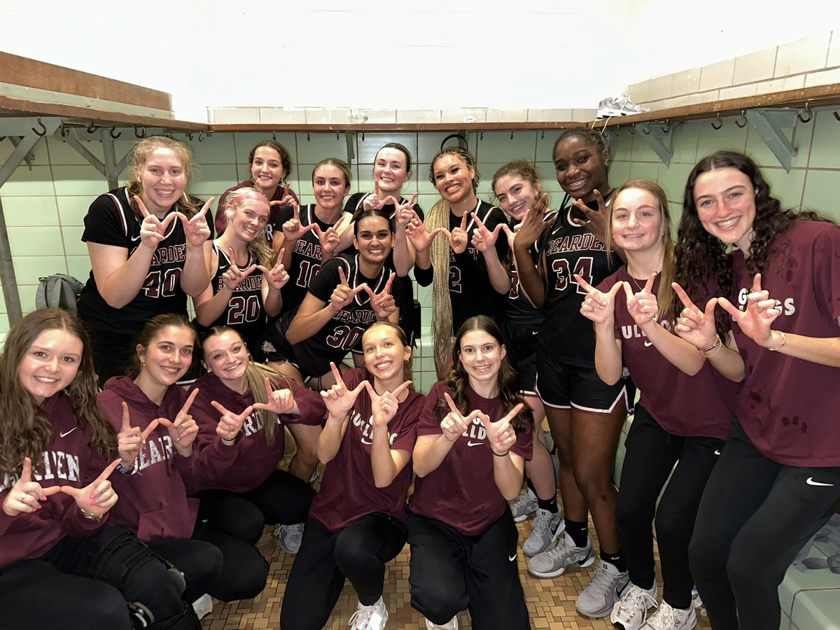 Cannot say enough about this team! STATE BOUND! These ladies are special! #gobulldogs 

<a href="/5StarPreps/">5Star Preps</a> <a href="/bhsdawgs/">Bearden High School</a>