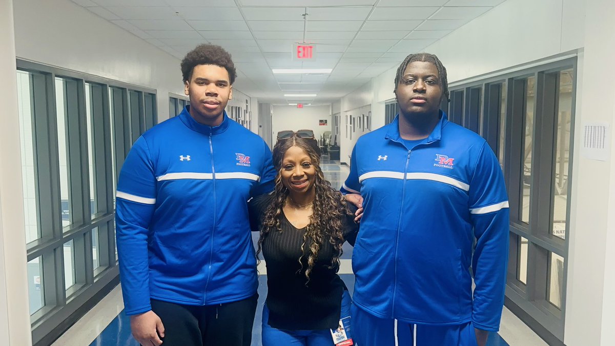 .‼️‼️They’re HS Sophomores! <a href="/DeMathaCatholic/">DeMatha Catholic High School</a> —Reigning <a href="/WCACSports/">Washington Catholic Athletic Conference</a> Champs are looking forward to another grand upcoming 🏈season. SHOUTOUT Kevin Nesbitt &amp; Jared Taylor for the photo op 📸📸 #TheTrenches #DoubleTrouble #WhosCheckinThem 🦾🦾🦾