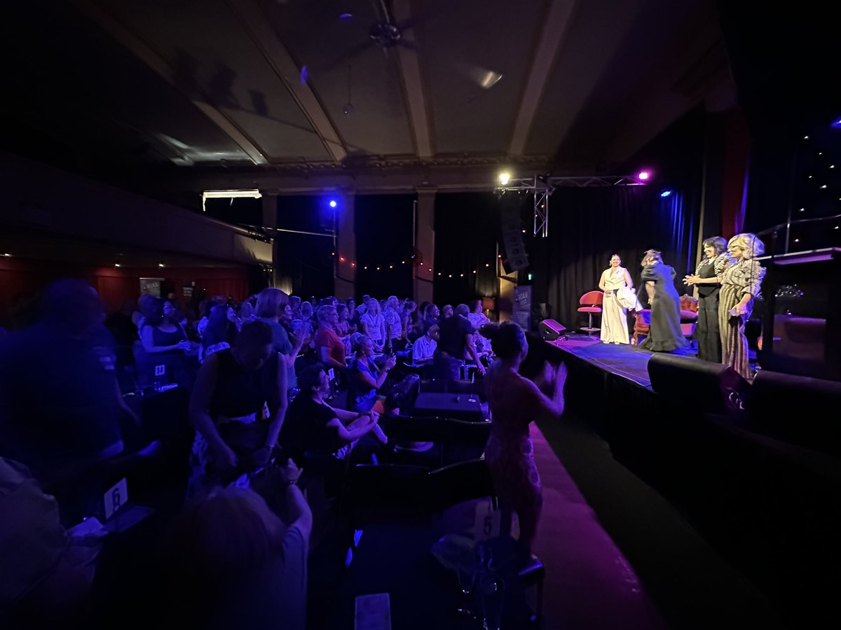 Standing O with my babes <a href="/Ella_Hooper/">Ella K Hooper</a> <a href="/taniadoko/">Tania Doko</a> #iwd #inconversation